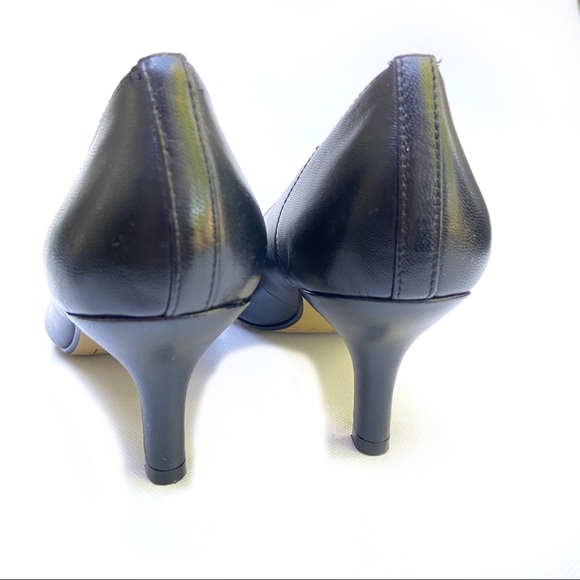 Bella Vita Black Leather Pumps - Picture 5 of 6